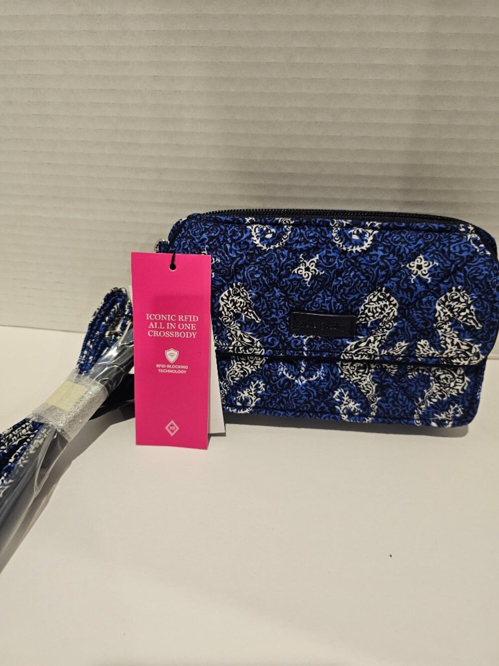 Vera Bradley Iconic RFID All in One Crossbody Seahorse of Course Wallet Wristlet - Picture 9 of 11